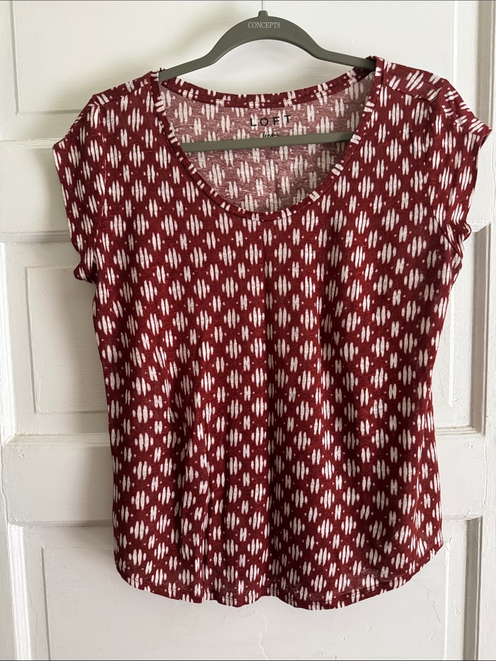 LOFT Maroon and White Short Sleeve Patterned Tee